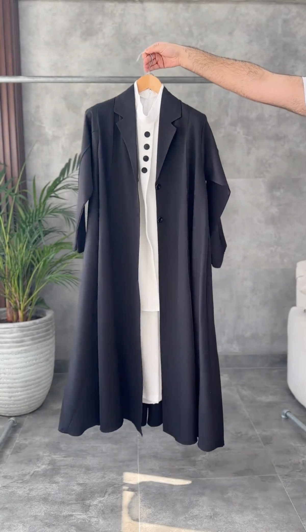https://cdn.shopify.com/videos/c/o/v/8252a79f7854471f8cfaf1aa8260ad24.mp4